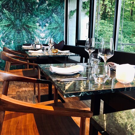 Gastraum Restaurant Bay