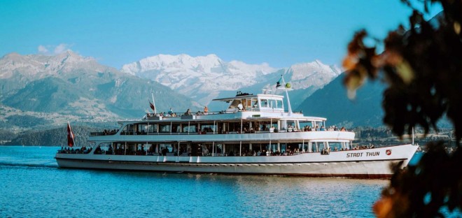Schiff auf dem Thunersee