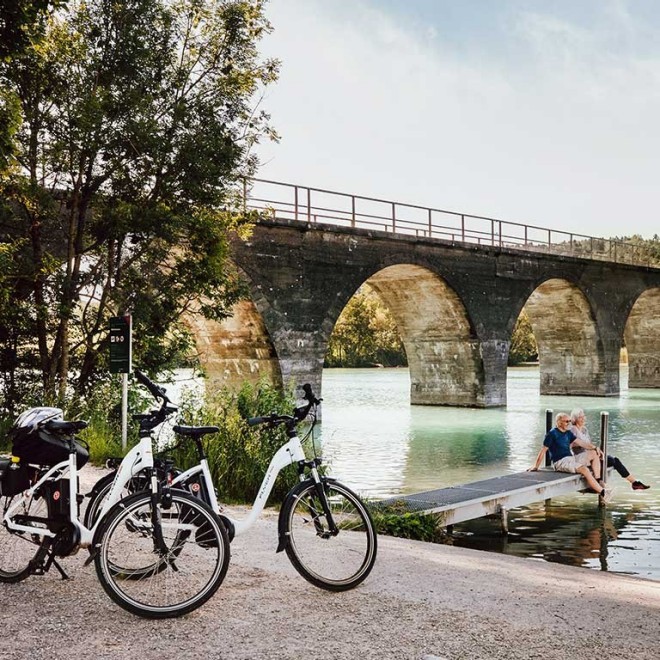 Fahrräder an der Aare